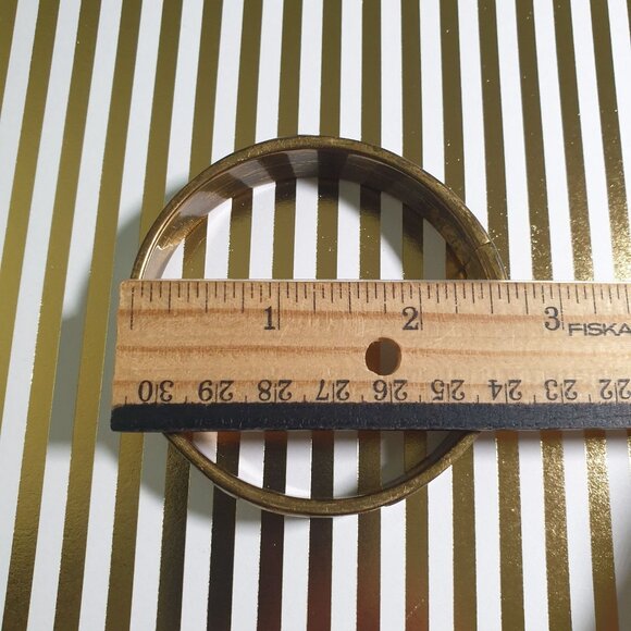 Vintage Mother Of Pearl Inlay Brass Bangle Bracelet Irridescent Beach Core Gift - Picture 3 of 5